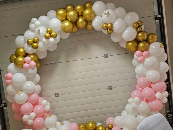 Ballonbogen in drei Farben