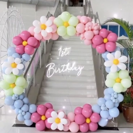Blumen Ballonbogen Fotobogen – Event Dekoration & Vermietung für Geburtstage und Feiern